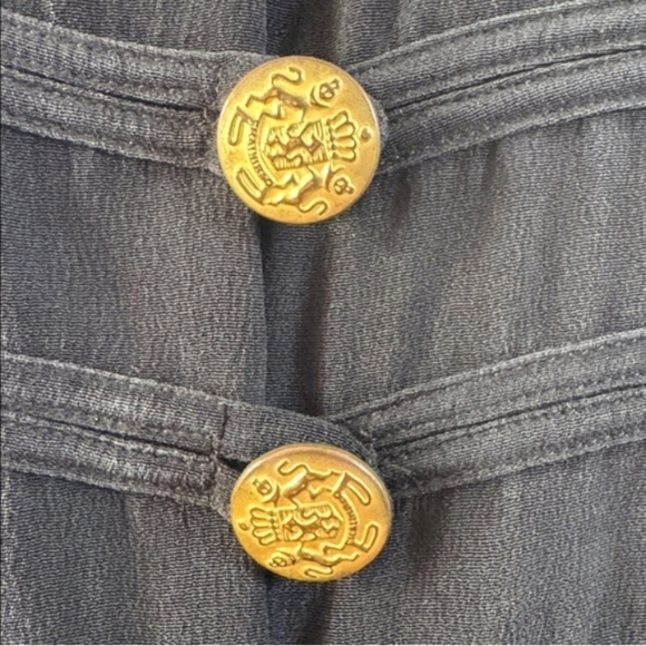 CLIO Black Sleeveless Top with Gold Buttons size small Black Sleeveless Top - Picture 5 of 6